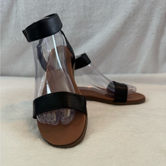 Steve Madden Shoes - Steve Madden Black Sandals Size 8